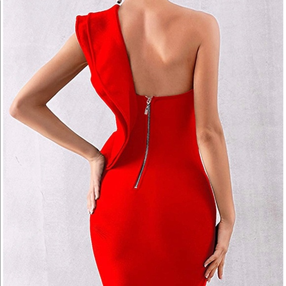 red dress - Picture 2 of 3